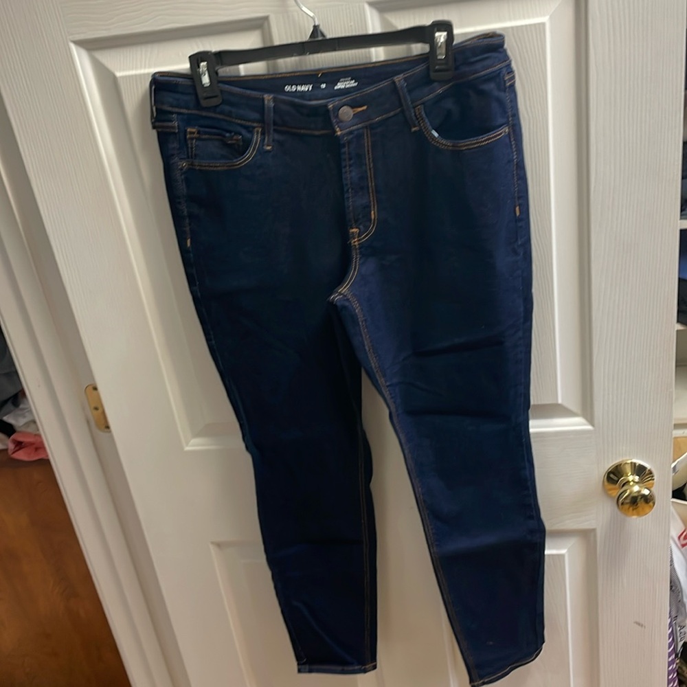NWOT skinny jeans.